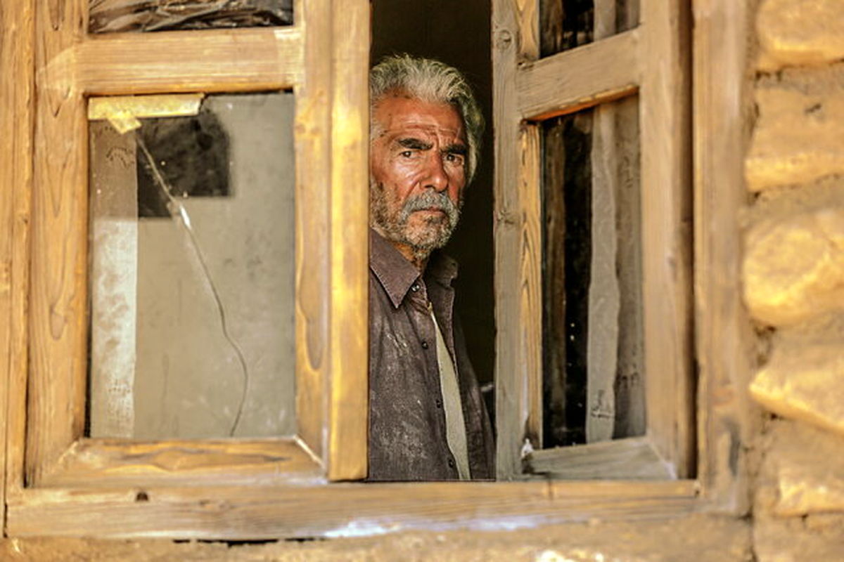 فرامرز قریبیان در فیلم سینمایی خروج