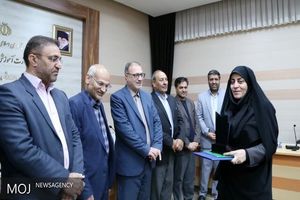 تقدیر از ۵ منتخب آذربایجان شرقی در همایش ملّی تجلیل از معلمان، اساتید و همیاران طرح شاهد