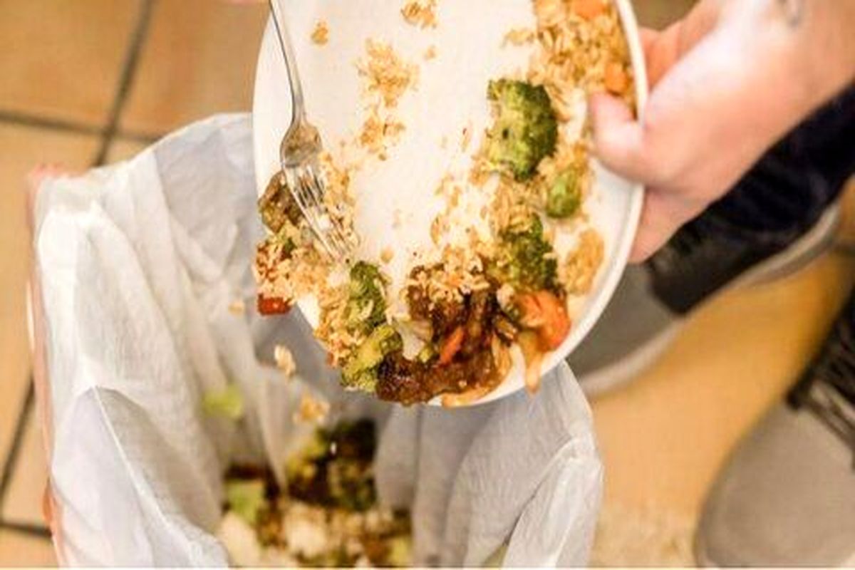 برنج دورریز سر سفره