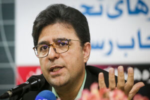 اقدام دبیر دوسالانه مجسمه سازی اعتماد به انجمن ها برای برگزاری دوسالانه ها را زیر سوال برد