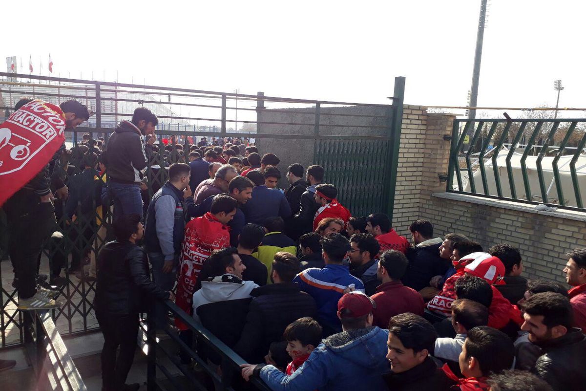 درگیری در ورزشگاه یادگار امام