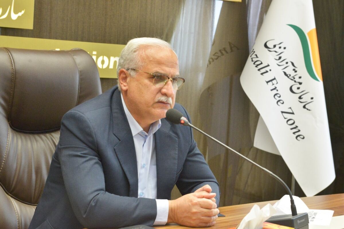 جلسه شورای اداری سال ۱۴۰۱ منطقه آزاد انزلی