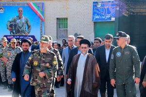 استقبال باشکوه مردم از شهید کاظمی، نماد وفاداری به مدافعان میهن اسلامی است