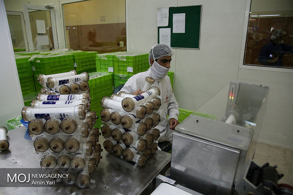 بازدید رییس جمعیت هلال احمر از شرکت تجهیزات پزشکی 