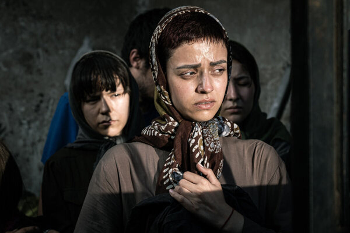 فیلم سینمایی مردن در آب مطهر