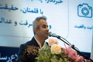 قلم خبرنگاران مقدس و ابزار خدمت به مردم است