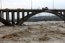 طغیان رودخانه آبنما در رودان /مفقود شدن پسربچه ی 12 ساله+فیلم