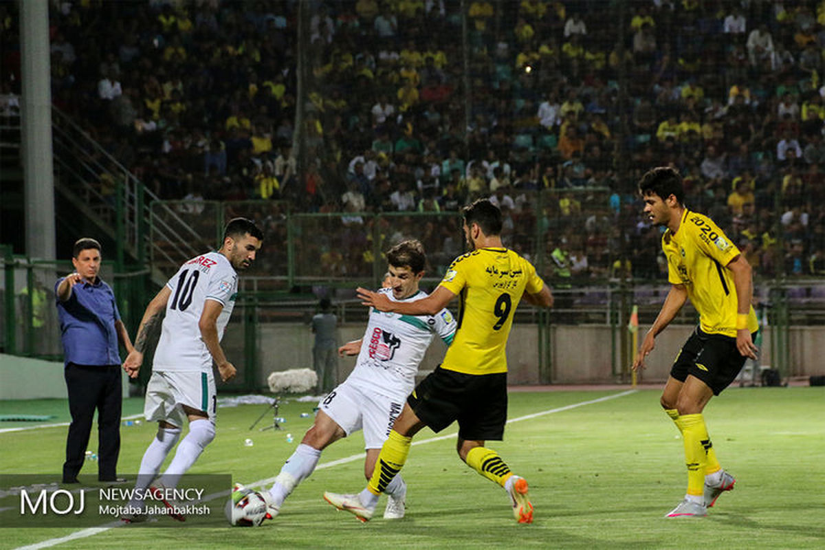 دیدار+تیم+های+ذوب+آهن+اصفهان+و+سپاهان+اصفهان+