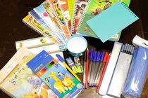 توزیع 200 بسته لوازم تحصیلی بین دانش‌آموزان یتیم بندرعباسی