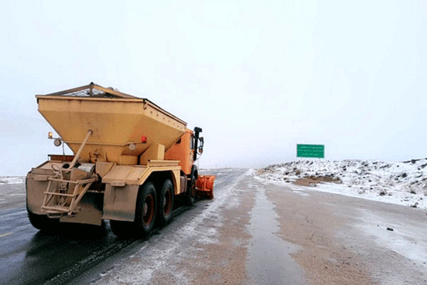 بارش برف و باران در جاده‌های ۹ استان کشور