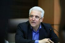 امسال بین شش ماه تا یکسال ماده اولیه در کارخانه‌های داروسازی موجود است