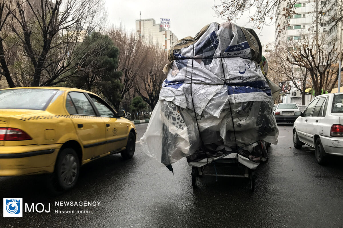 کار در هوای بارانی