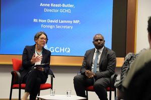 ایران و روسیه، انگلیس را تهدید می‌کنند