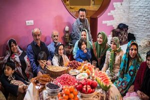 شب چله؛ یک دقیقه‌ای که کنار هم بودن را فراموش نکرده‌ایم