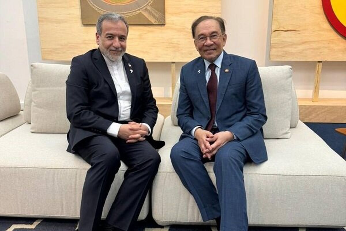 عباس عراقچی و انور ابراهیم نخست وزیر مالزی