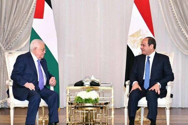 رئیس جمهور مصر در دیدار با محمود عباس با کوچ اجباری فلسطینی‌ها مخالفت کرد