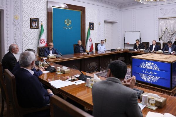 دولت برای مدیریت شرایط ویژه کشور آرایش جدید اقتصادی جدید می‌گیرد