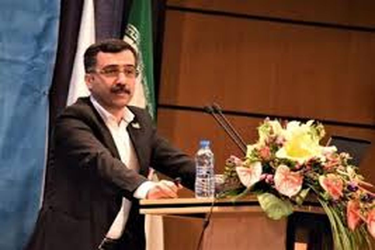 شاهین آخوندزاده