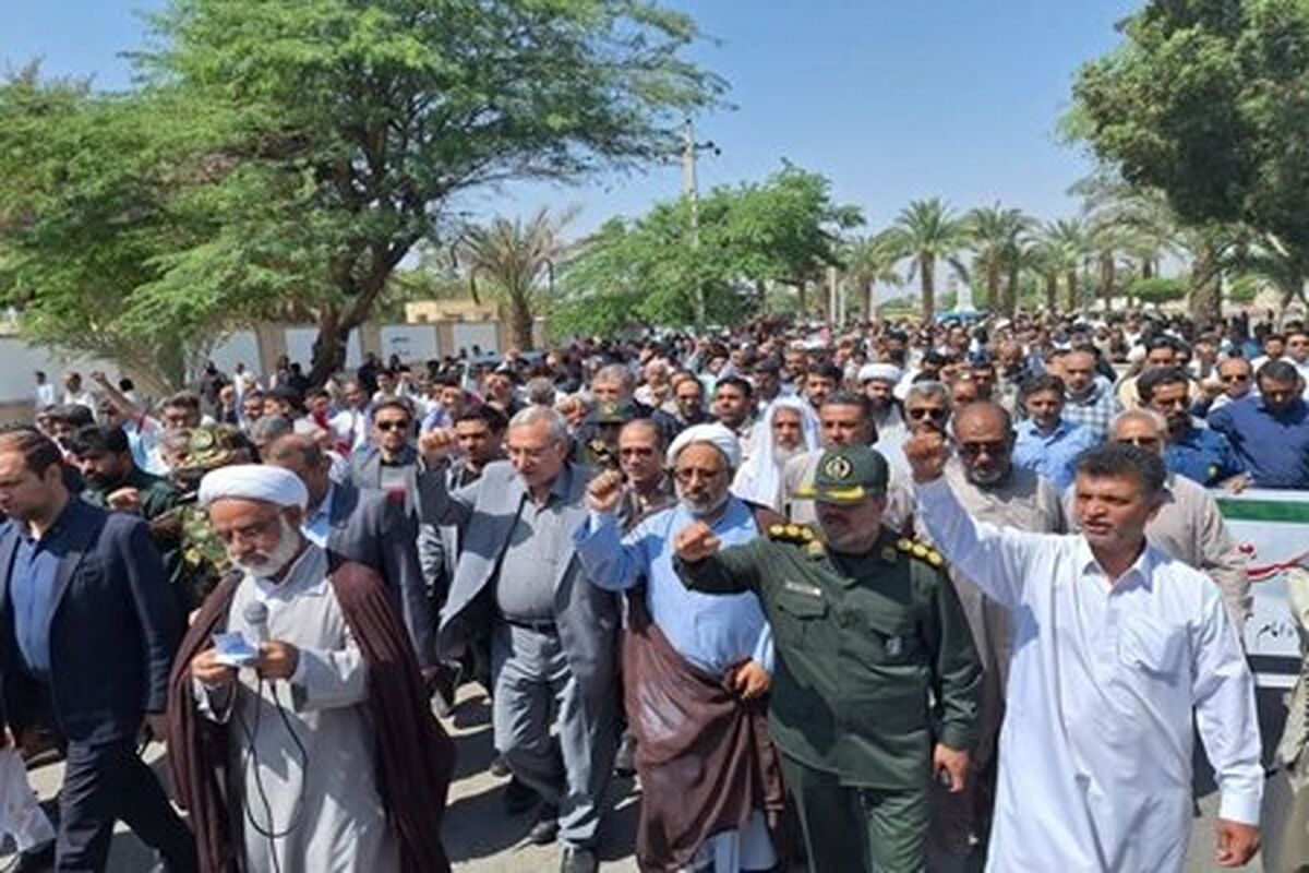 وزیر بهداشت در راهپیمایی روز قدس در ایرانشهر حضور یافت