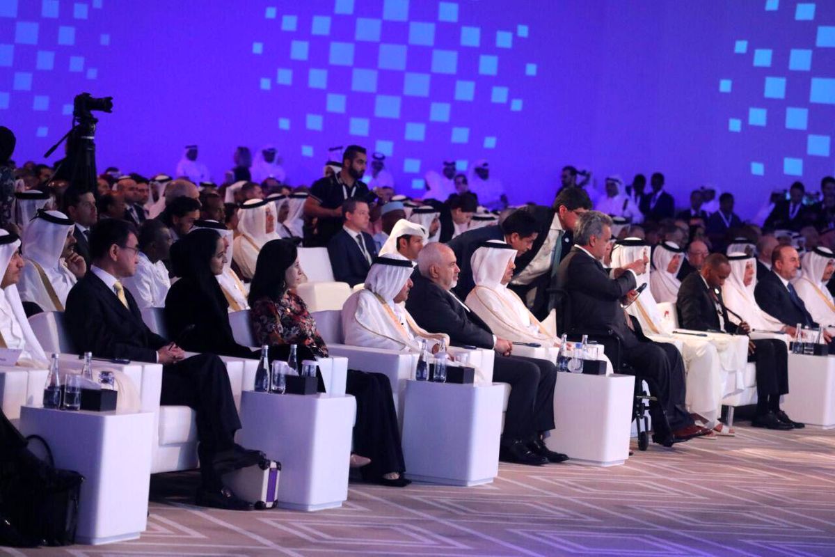 حضور ظریف در نشست دوحه