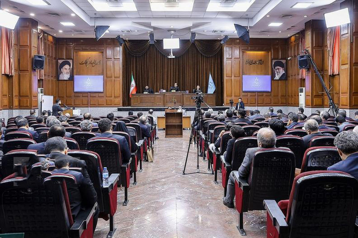 رسیدگی به پرونده چای دبش در دادگاه با قرائت کیفرخواست متهمان برگزار شد