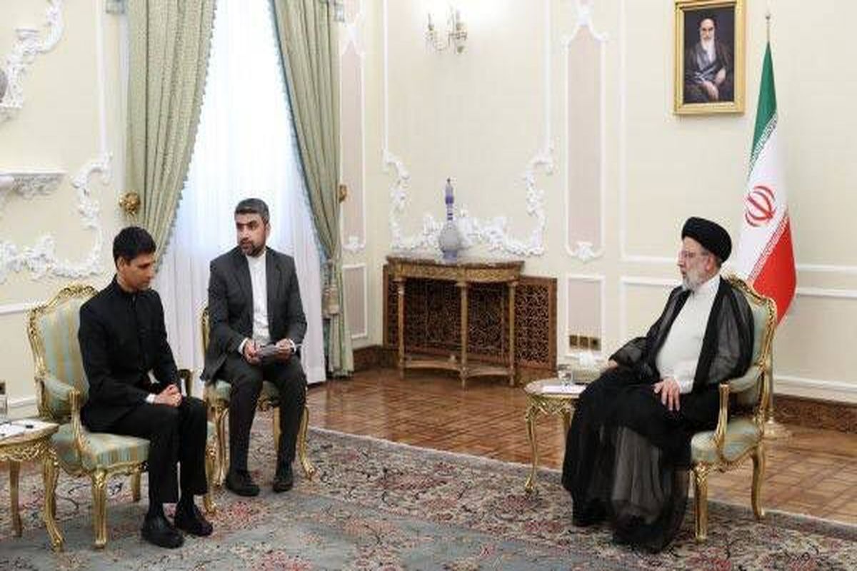 رئیس‌جمهور در آئین دریافت استوارنامه سفیر جدید هند