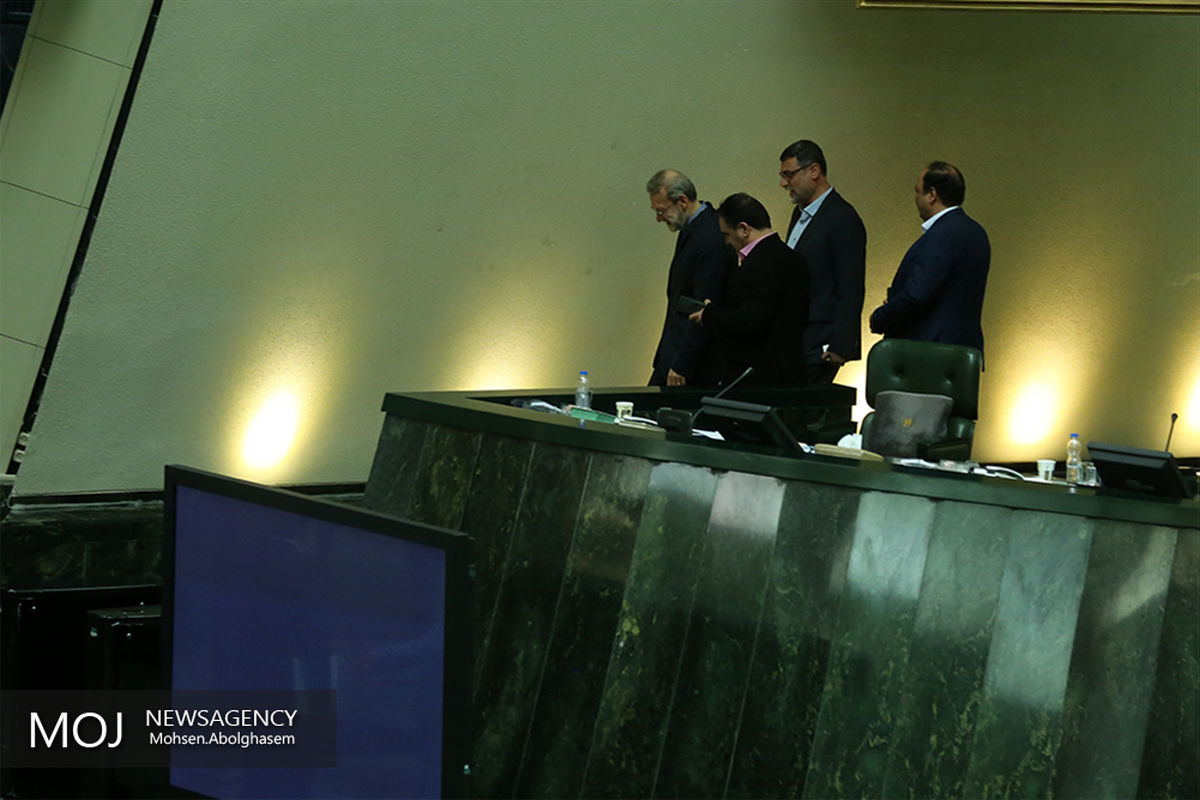 جلسه استیضاح وزیر امور اقتصادی و دارایی