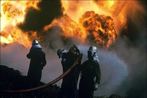 حریق کانتینر مواد شیمیایی در جاده کرج مهار شد