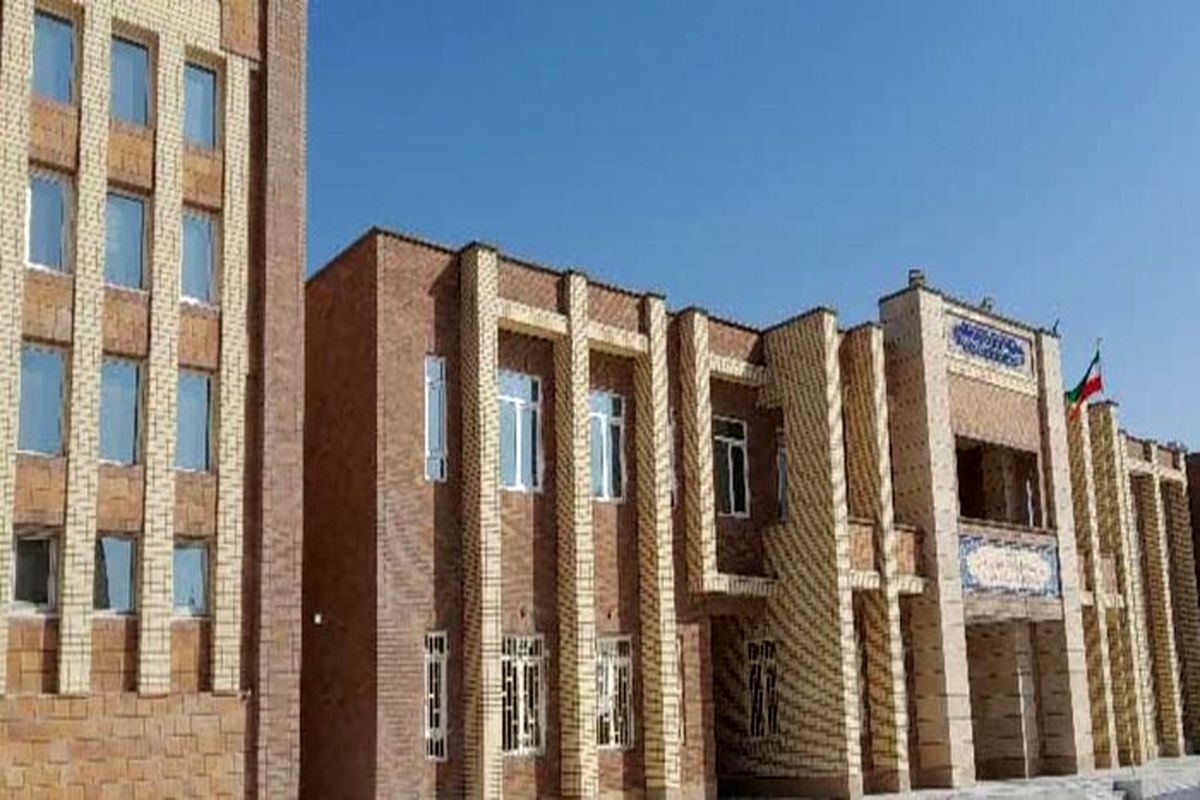 مدرسه بندرلنگه