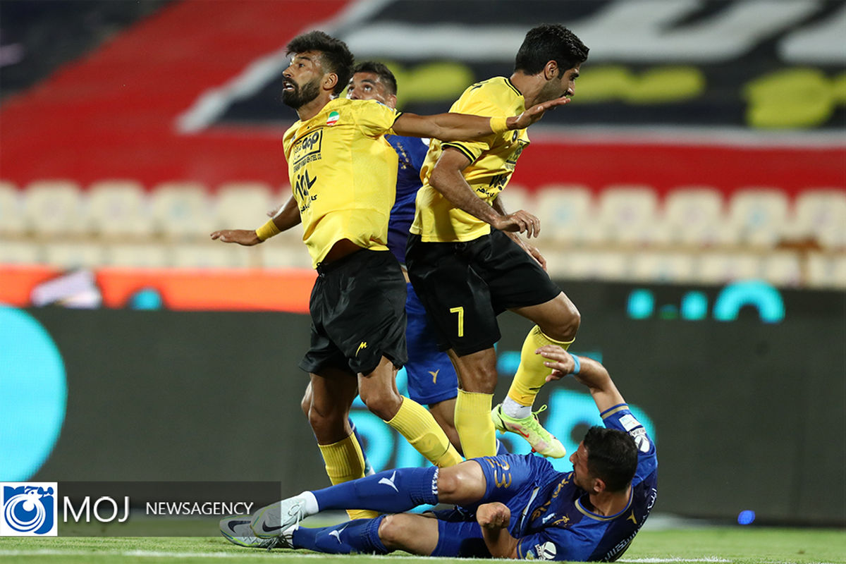  دیدار تیم‌ های فوتبال استقلال و سپاهان اصفهان