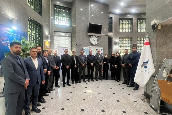 بازدید سرزده سرپرست مدیریت عامل بانک سرمایه از واحدها و شعب کشیک