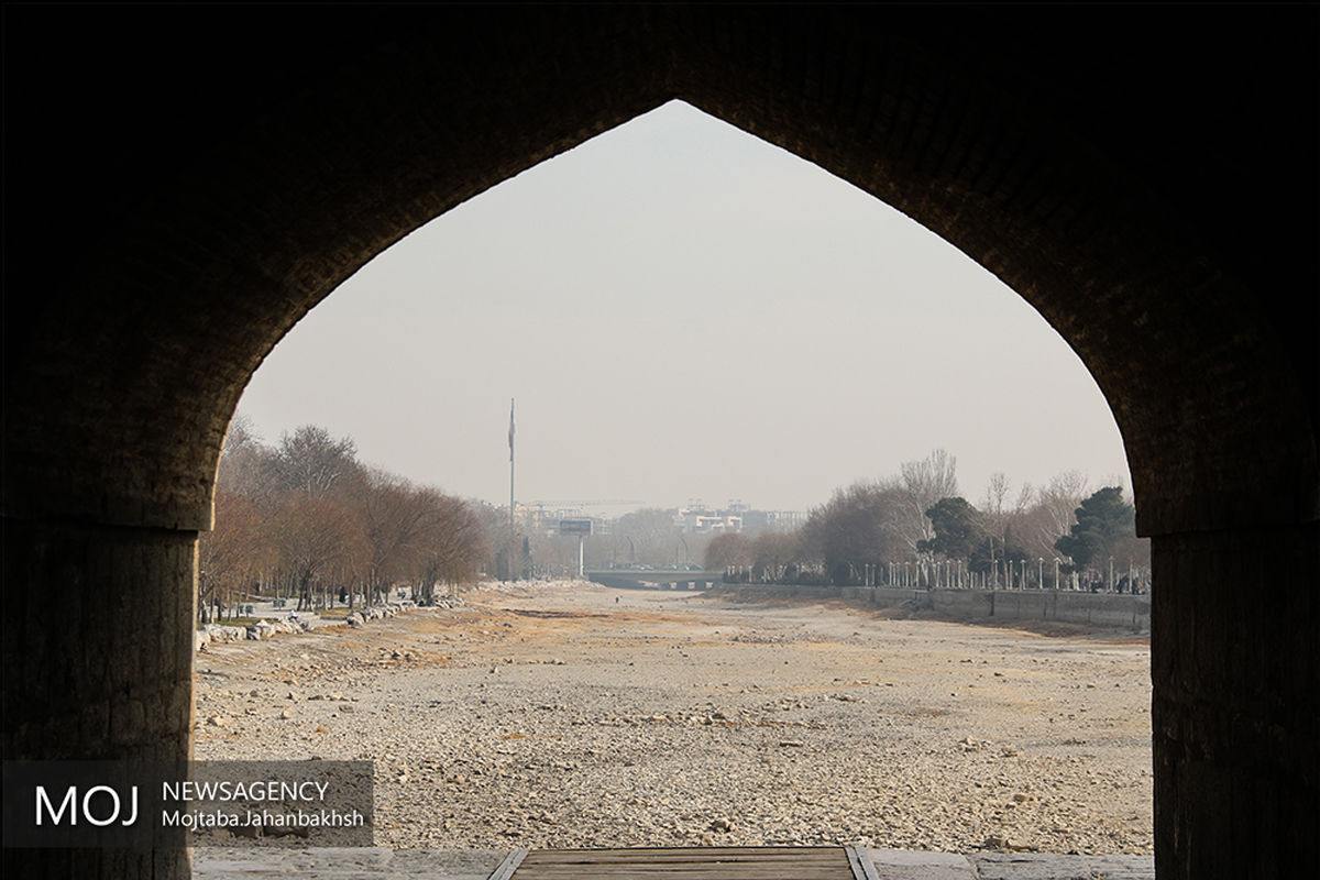 هوای اصفهان در مرز بحران