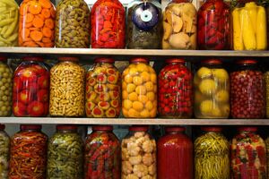 25 کارگاه فرآوری و بسته‌بندی ترشیجات در روستاهای لرستان فعال است