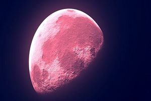 مشاهده پدیده ماه صورتی روز جمعه در ایران