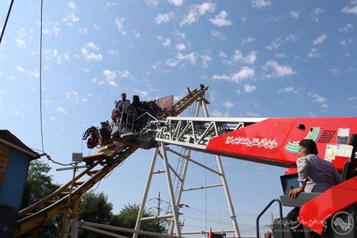 دانش آموزان 