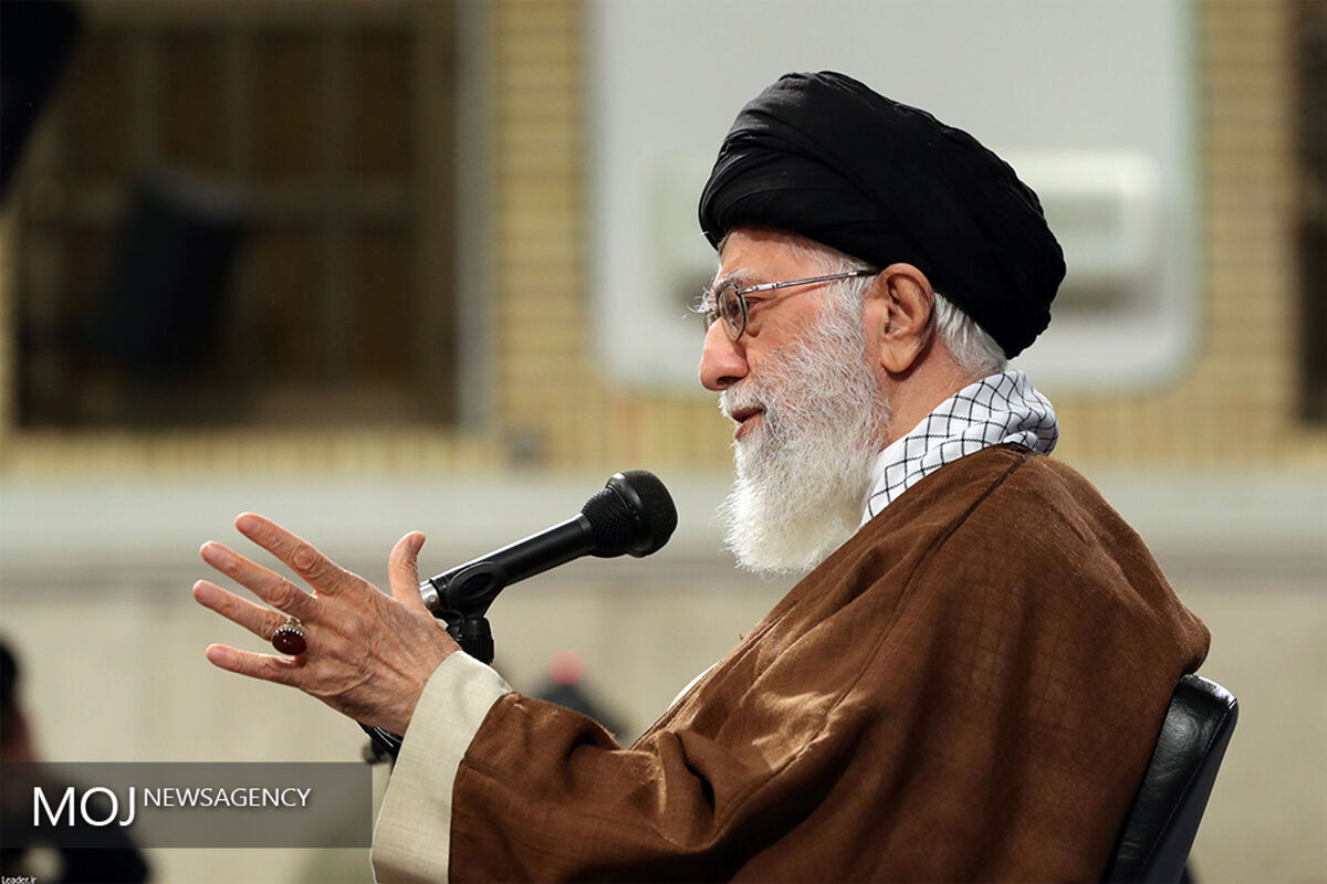 دیدار دانش‌آموزان و دانشجویان با مقام معظم رهبری