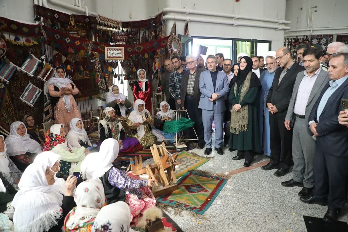 معاون صنایع دستی کشور در عنبران اردبیل