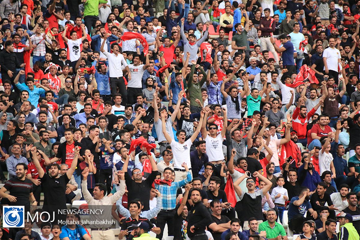 دیدار تیم های فوتبال سپاهان اصفهان و پرسپولیس