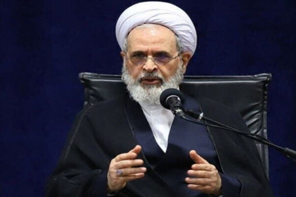 آیت‌الله اعرافی شهادت علی لاریجانی را تسلیت گفت