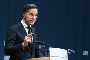 ناتو نیروهای خود را از عراق خارج کرد