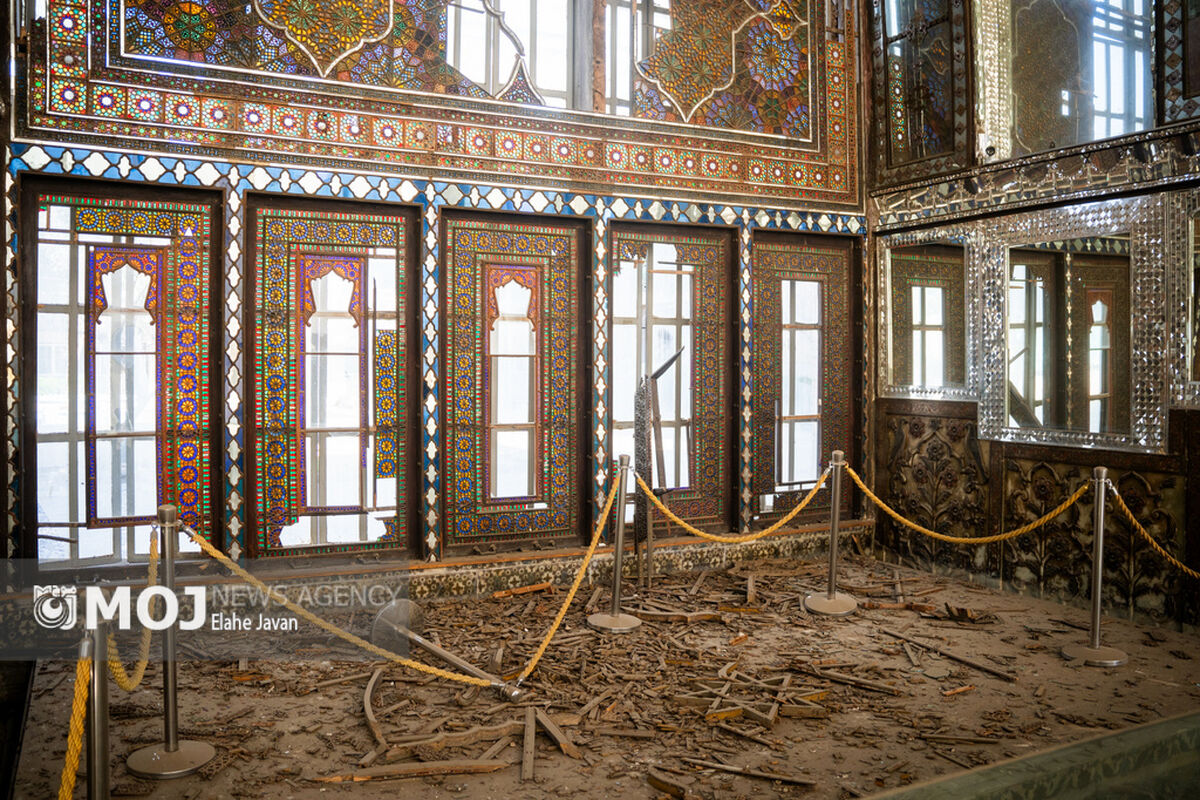 آثار تجاوز هوایی به کاخ گلستان