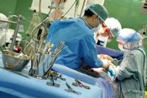 خارج کردن توده 5 کیلویی از شکم دختر بچه 9 ساله