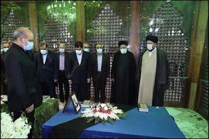 رئیس‌جمهور و اعضای دولت با آرمان‌های امام راحل تجدید میثاق کردند