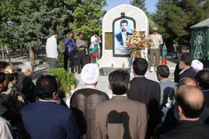 مزار شهید محمود صارمی در بروجرد گلباران شد