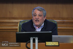محسن هاشمی:مخاطب پیمانکاران تجمع کننده مقابل شورا، شهردار می باشد/پاسخ هاشمی به پرسشی درباره حادثه واژگونی اتوبوس در دانشگاه آزاد