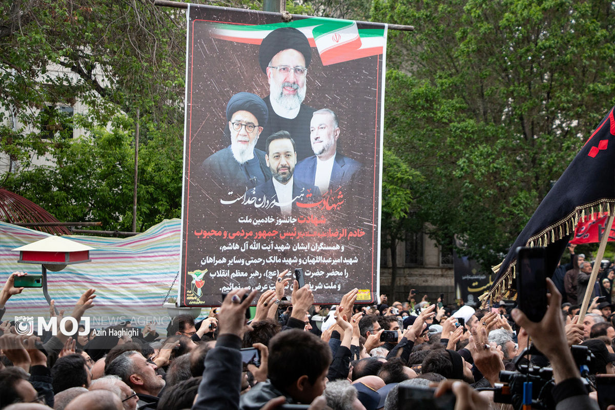 تشییع پیکر شهدای خدمت در تبریز