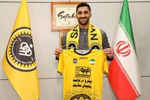 دروازه‌بان استقلال به تیم سپاهان پیوست