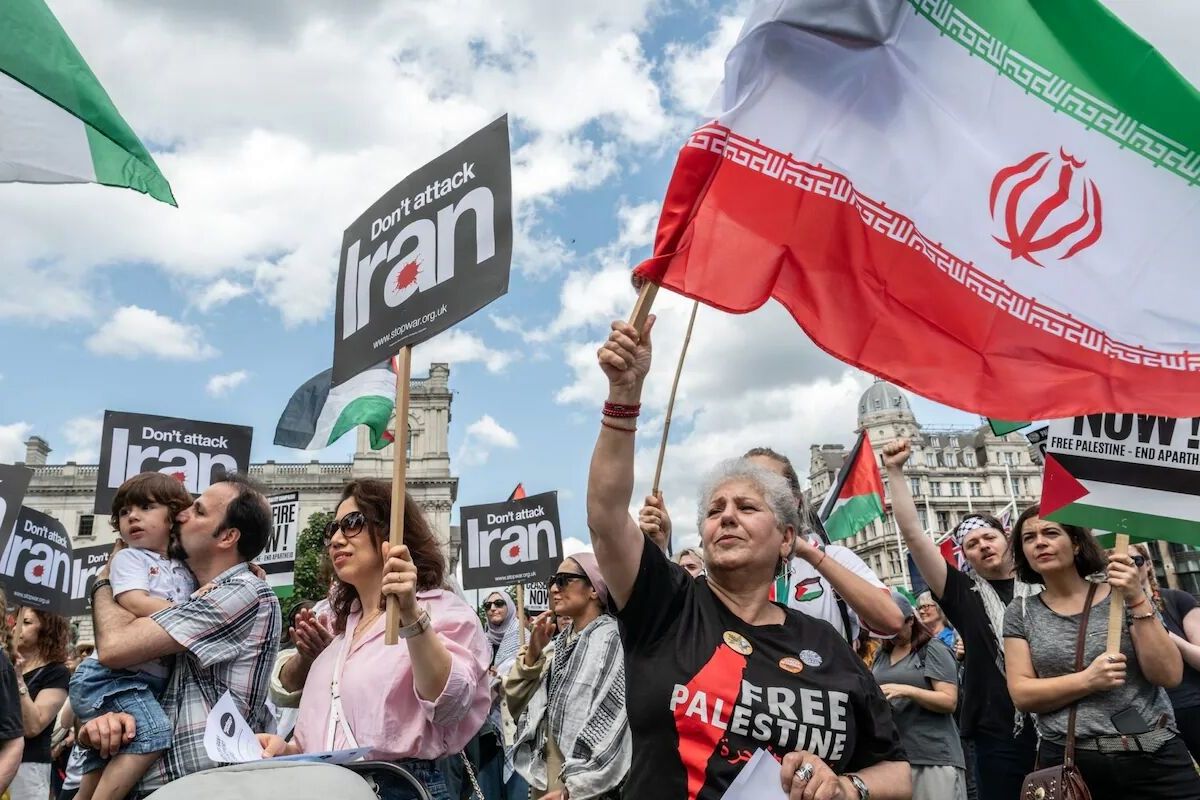 بیداری و خیزش جوانان و دانشجویان انگلیسی علیه اسرائیل + فیلم