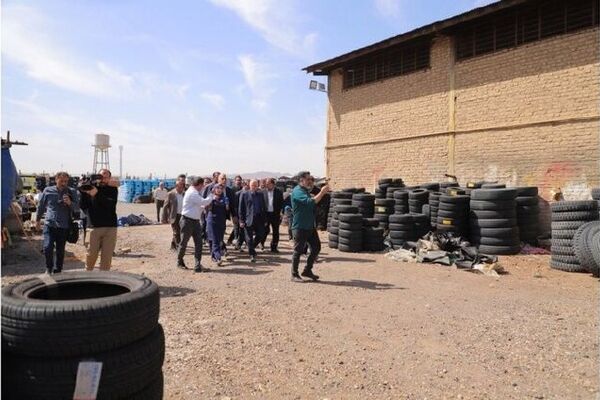 انبارهای بزرگ احتکار لاستیک و محصولات پتروشیمی کشف شد
