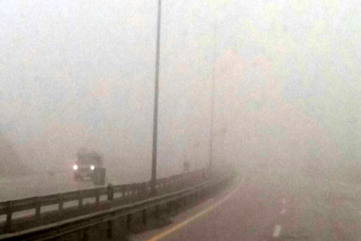 مه گرفتگی در برخی جاده های خراسان رضوی